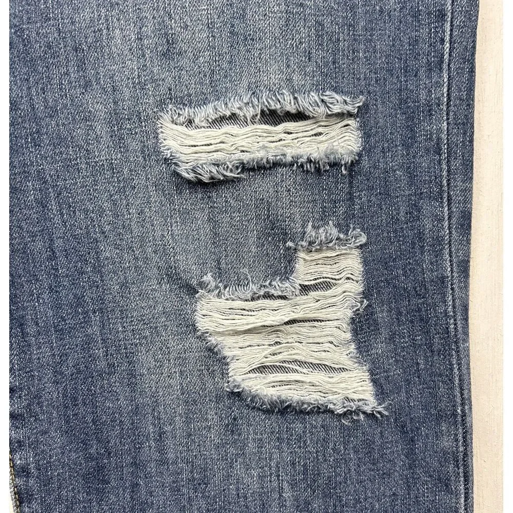 Sneak Peak Womens Medium Blue Relaxed‎ Straight Leg Cuffed Distressed Jeans NWT